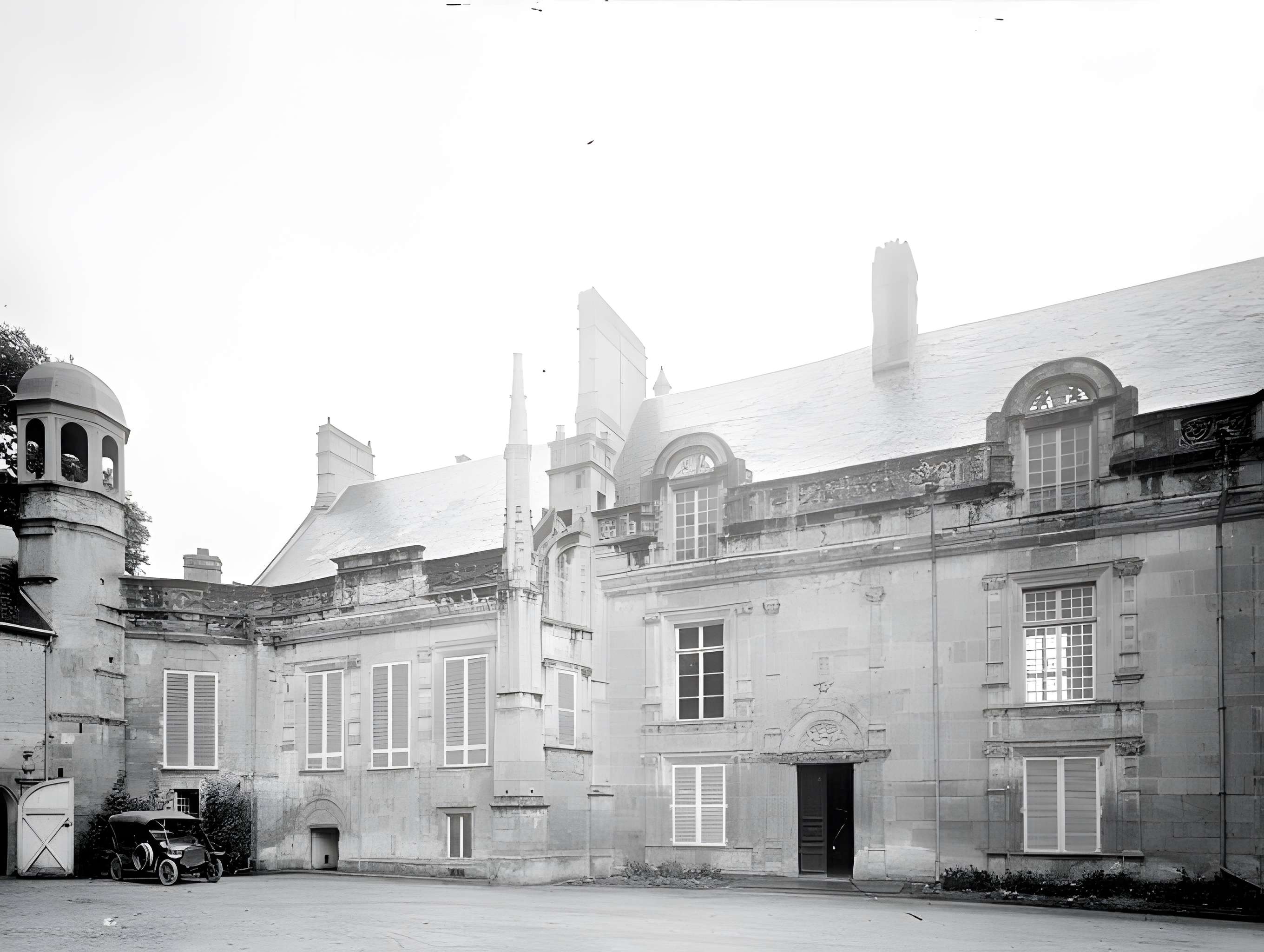 Château et ses dépendances