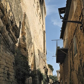 Château de lEmpéri