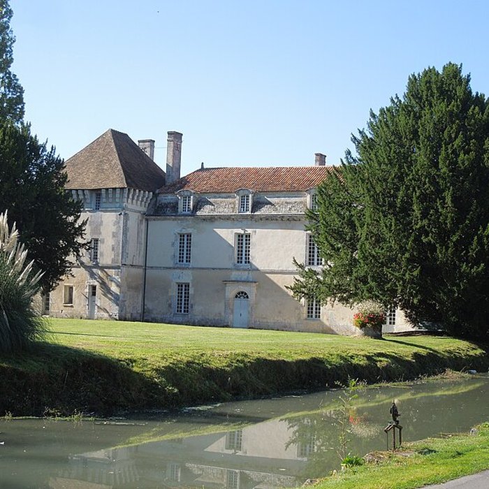 Photo de Château de Lignières à Lignières-Sonneville