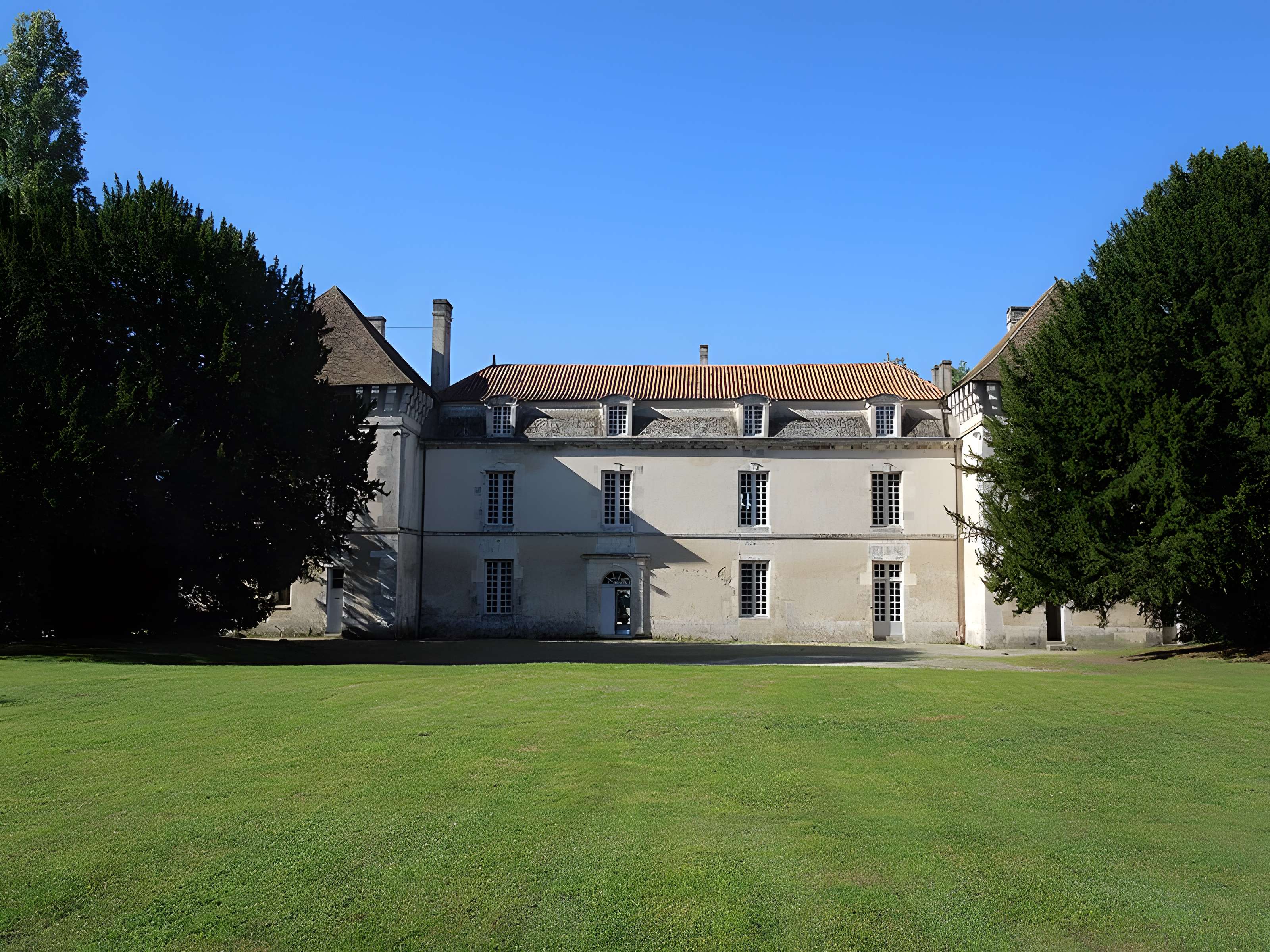 Château de Lignières à Lignières-Sonneville