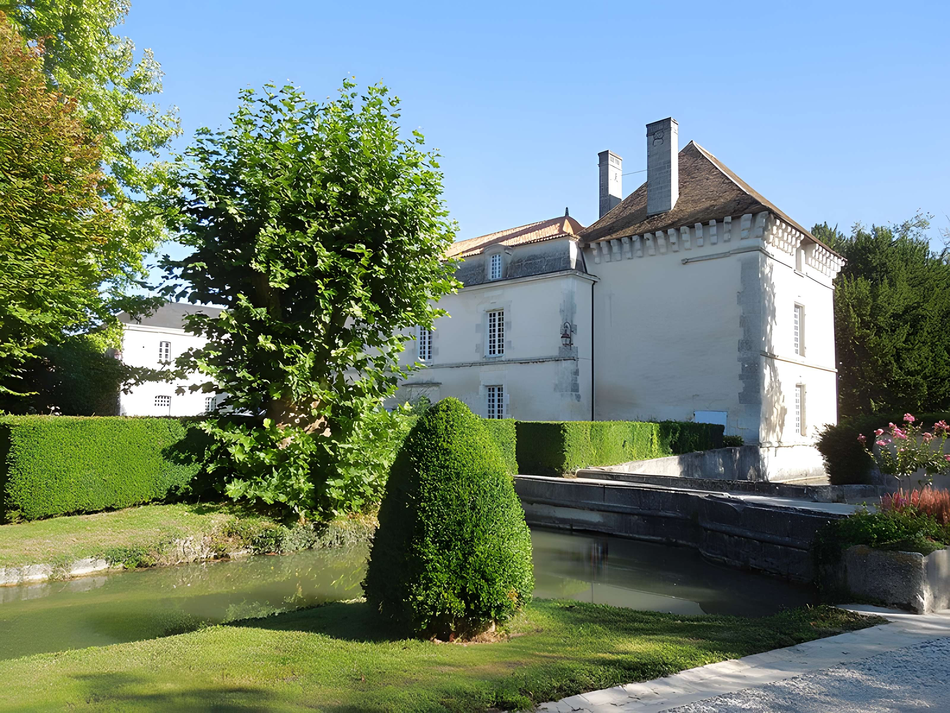 Château de Lignières à Lignières-Sonneville