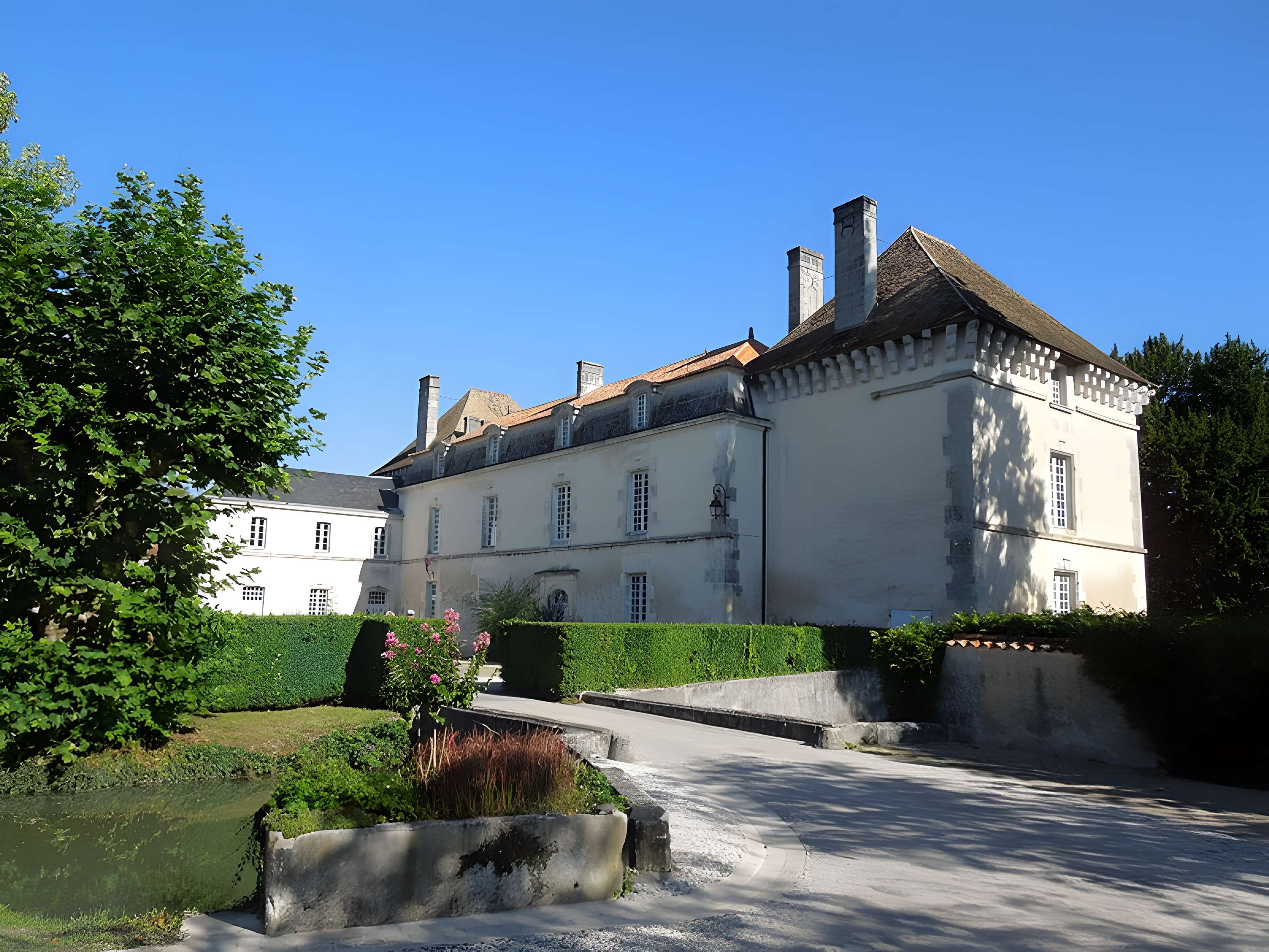 Château de Lignières à Lignières-Sonneville