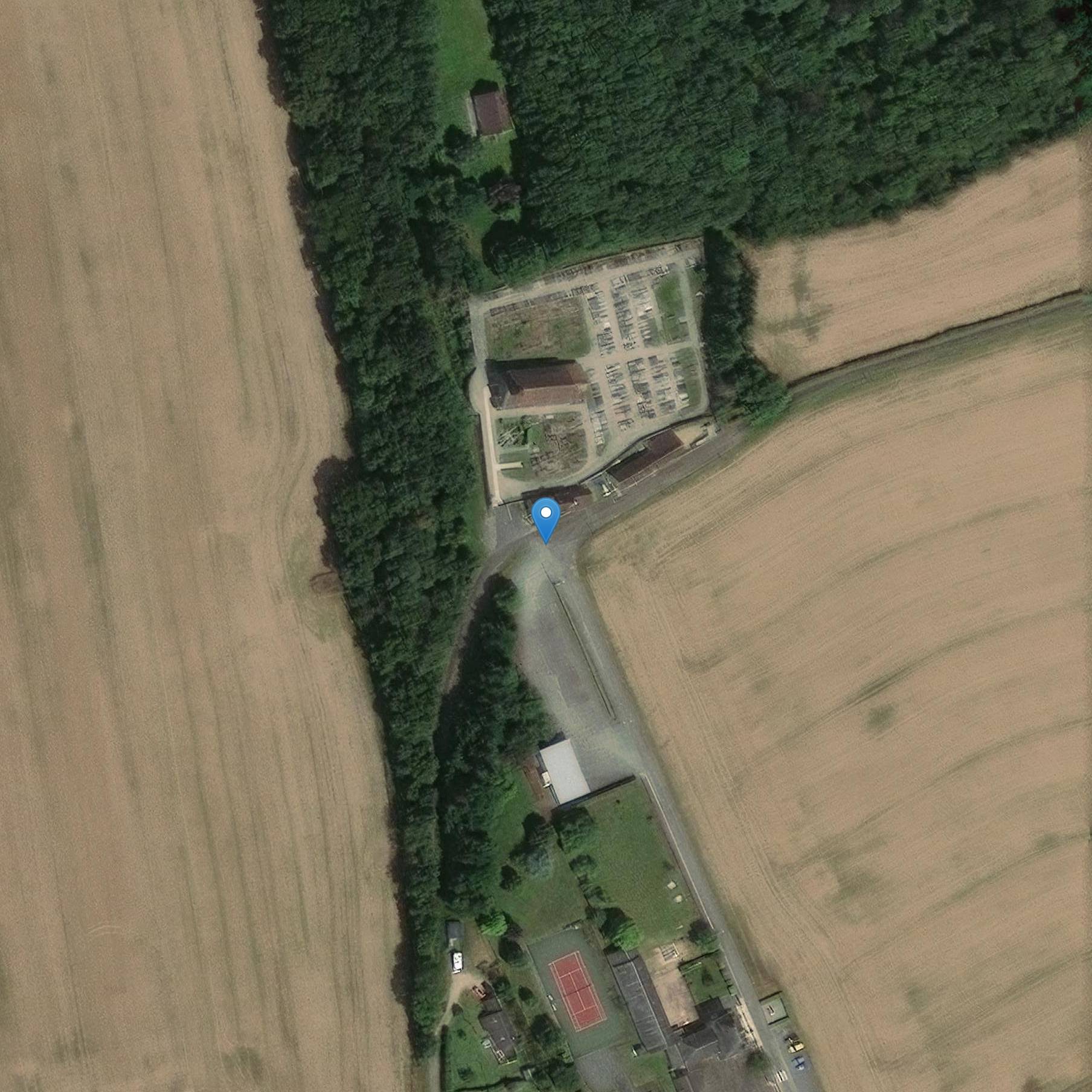 Photo de 诺夫勒-奥弗尼圣伊莱尔教堂