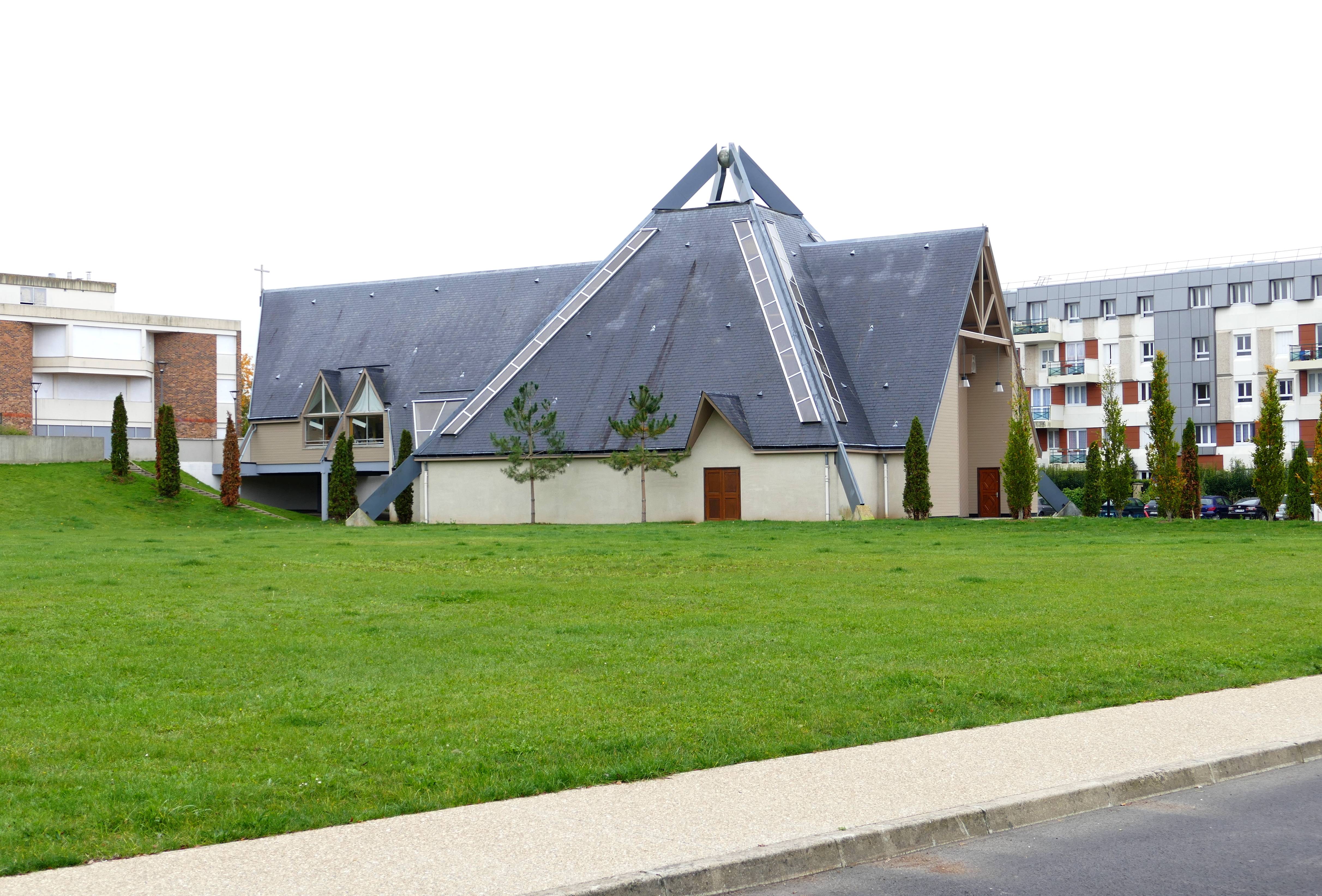 Photo de Kirche der Gesellschaft von Val-de-Reuil