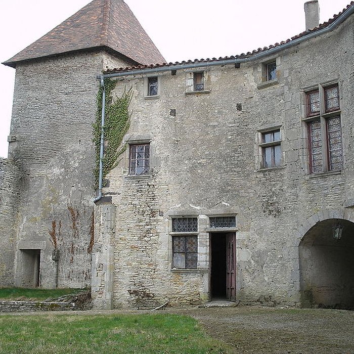 Photo de Château de La Roche à Chaptuzat