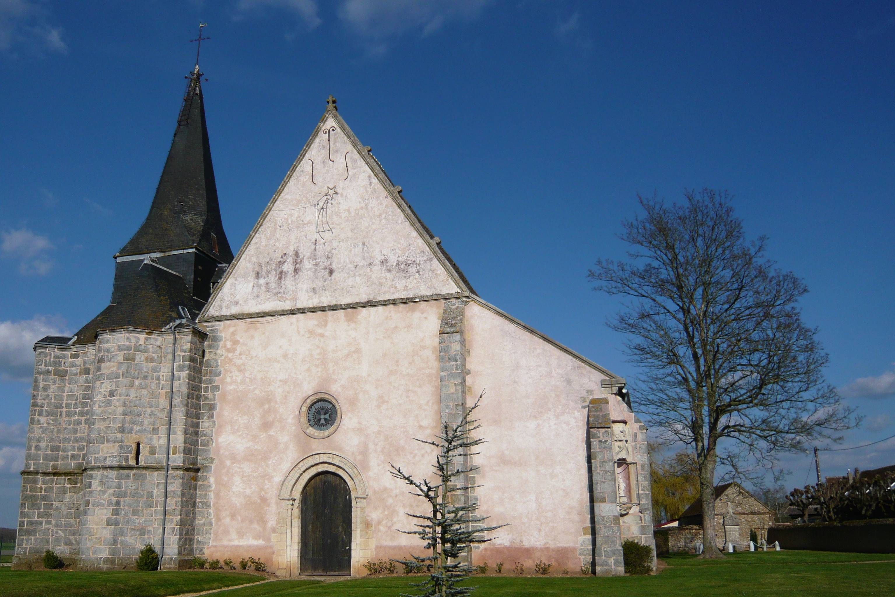 Photo de Église Saint-Pierre de Marville-Moutiers-Brûlé