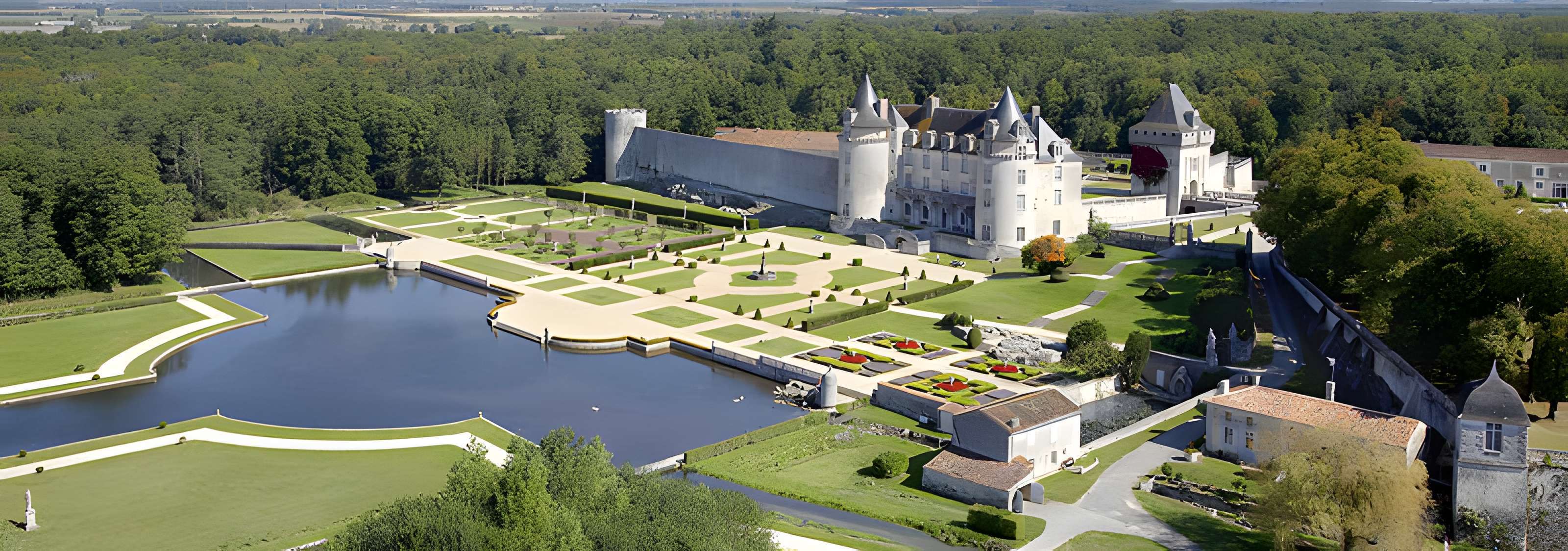 Château de La Roche Courbon