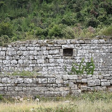 Restes du château de Miramont