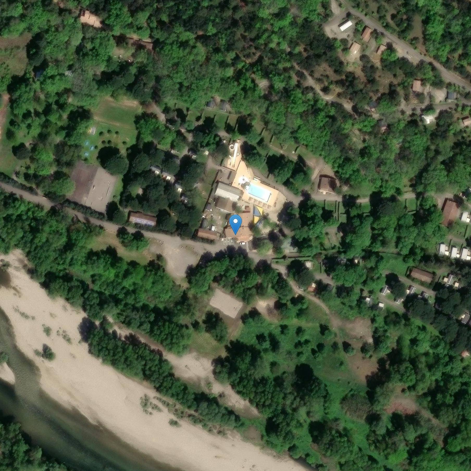 Photo de 教会と優先ノートルダム・ドゥ・コロンビエ・デ・ガウジャク