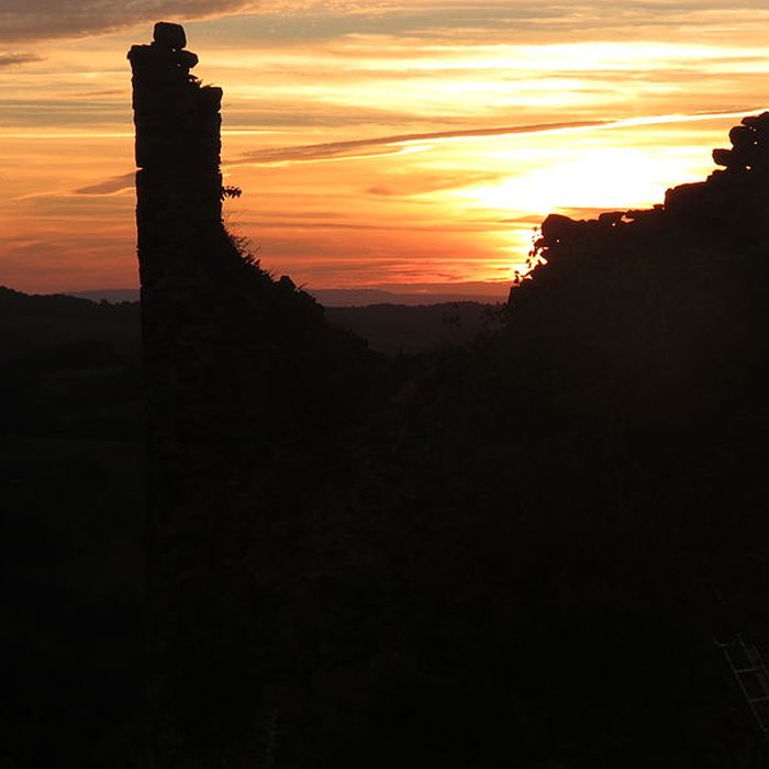 Photo de Restes du château de Montgilbert