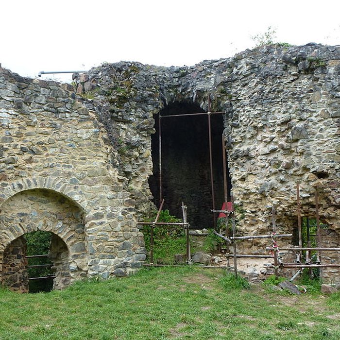 Photo de Restes du château de Montgilbert