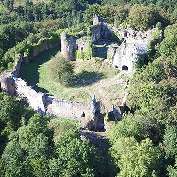 Restes du château de Montgilbert