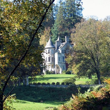 chateau de mont mery