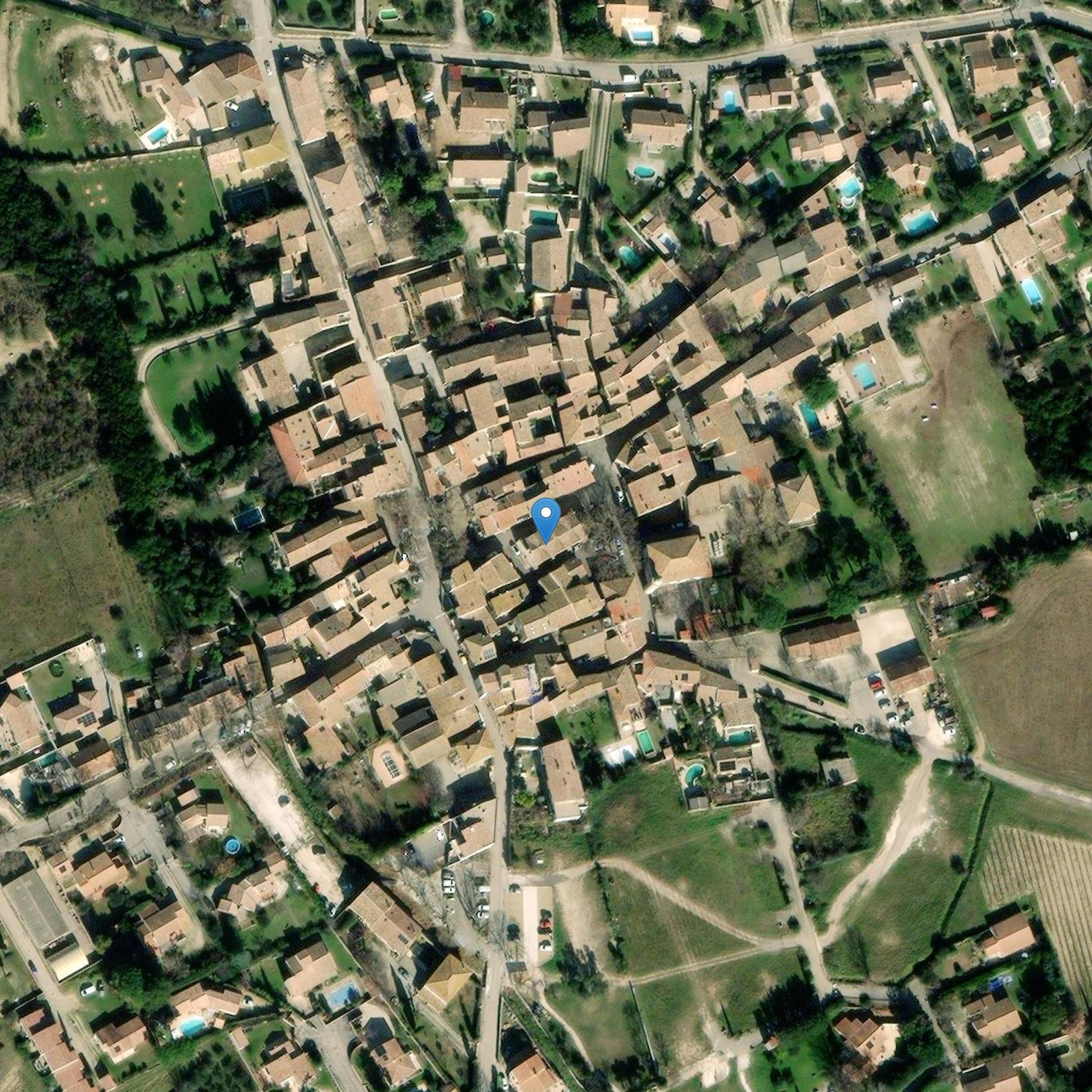 Photo de 圣科姆-马鲁埃尔教堂