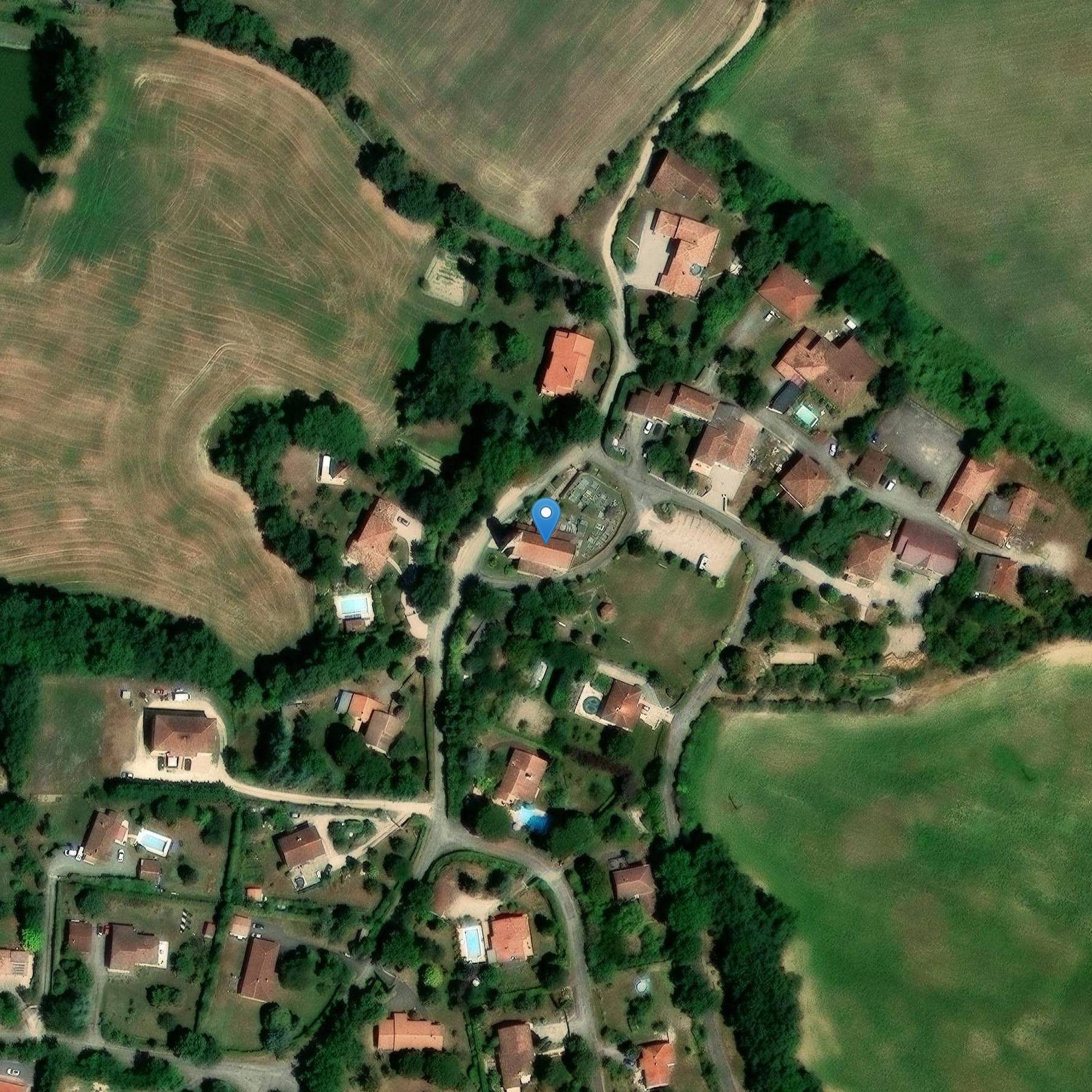 Photo de Saint-Geniès de Castin チャーチ