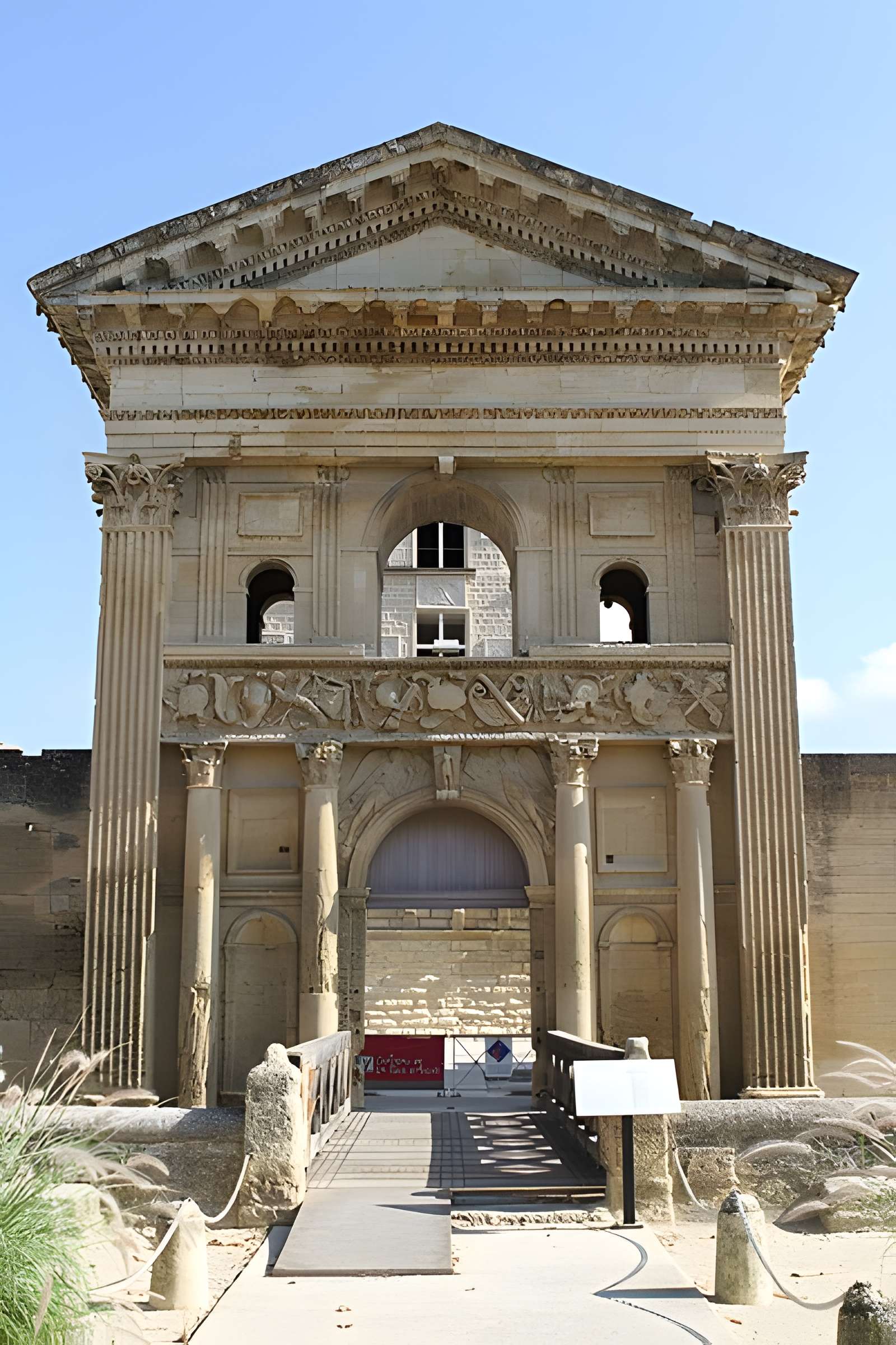 Château de la Tour-d'Aigues