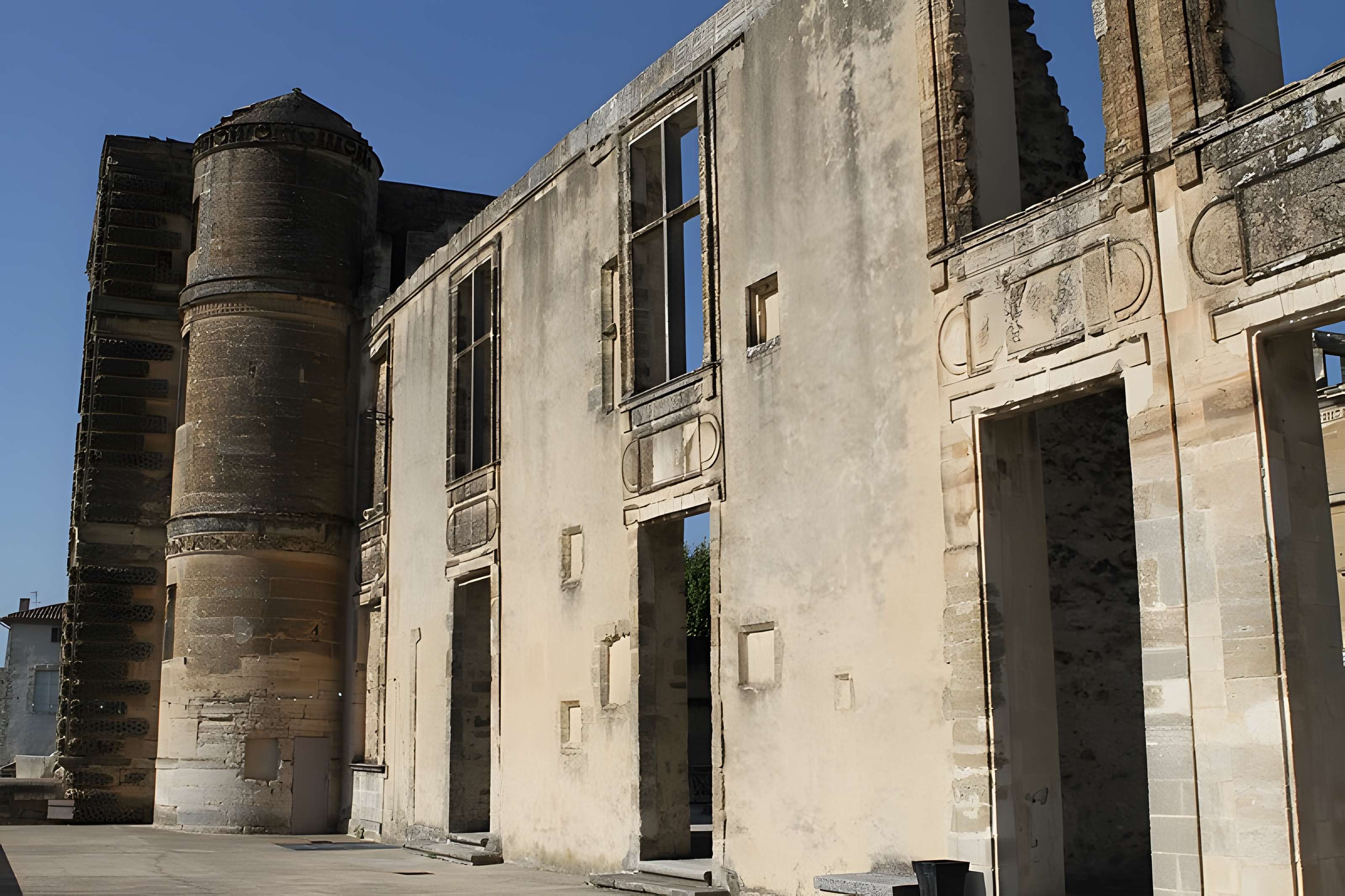 Château de la Tour-d'Aigues