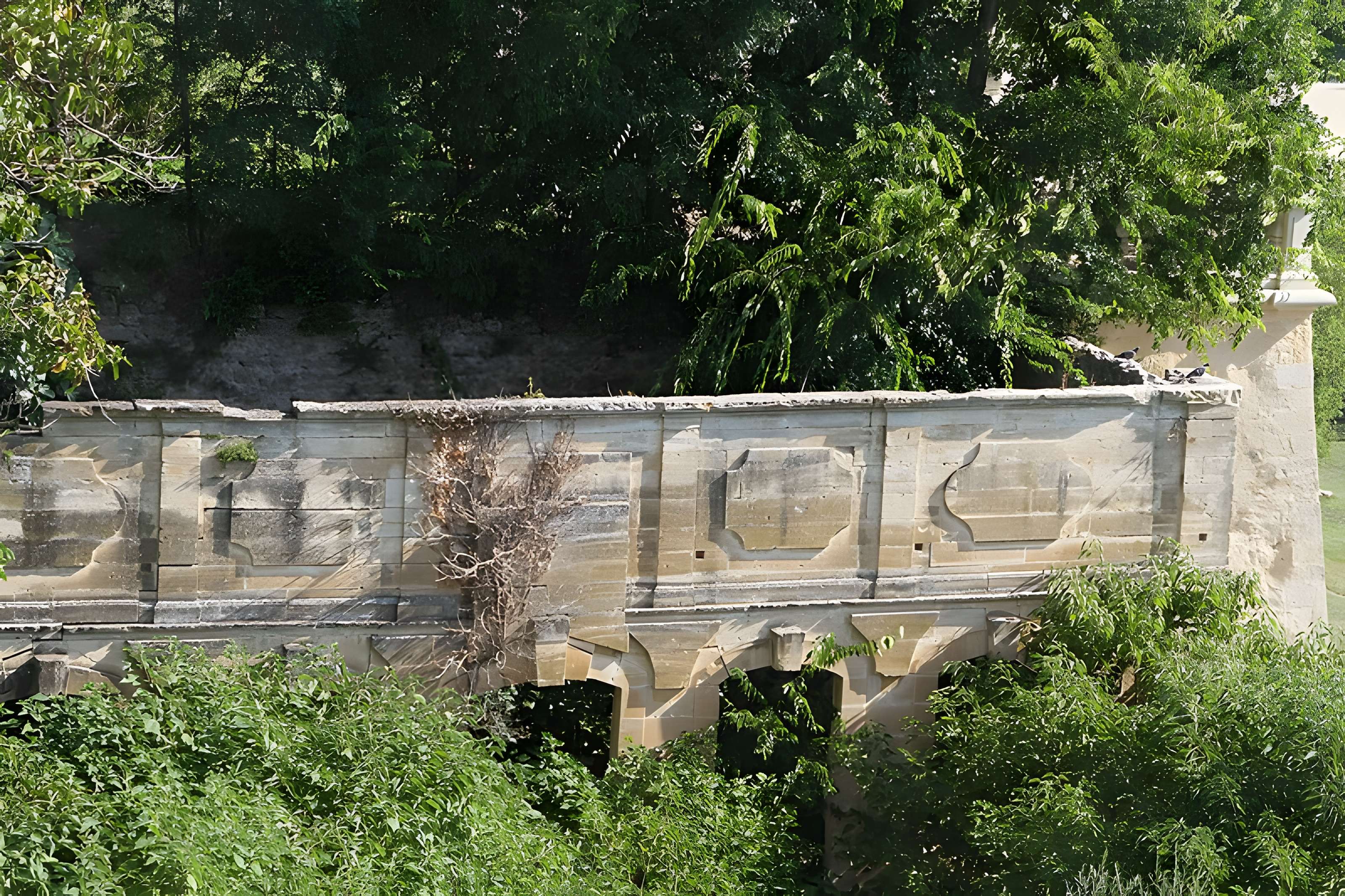 Château de la Tour-d'Aigues