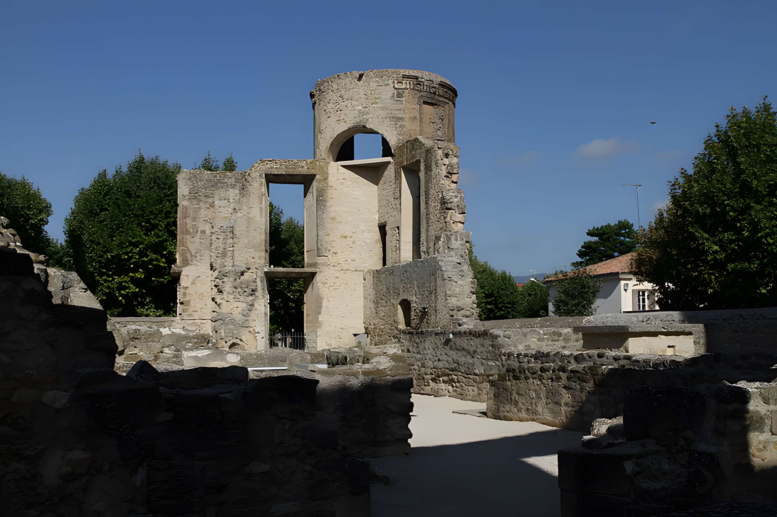 Château de la Tour-d'Aigues