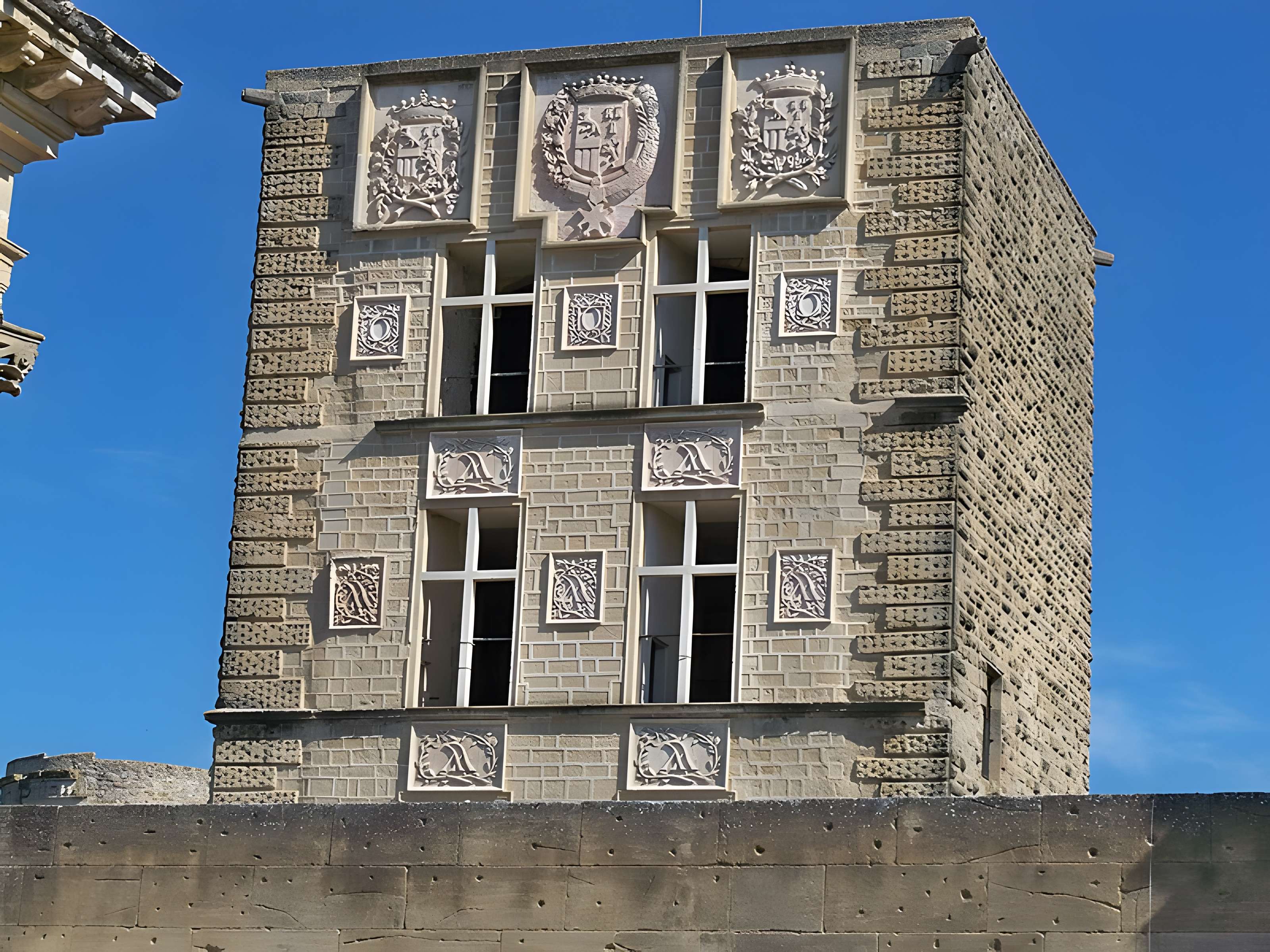 Château de la Tour-d'Aigues