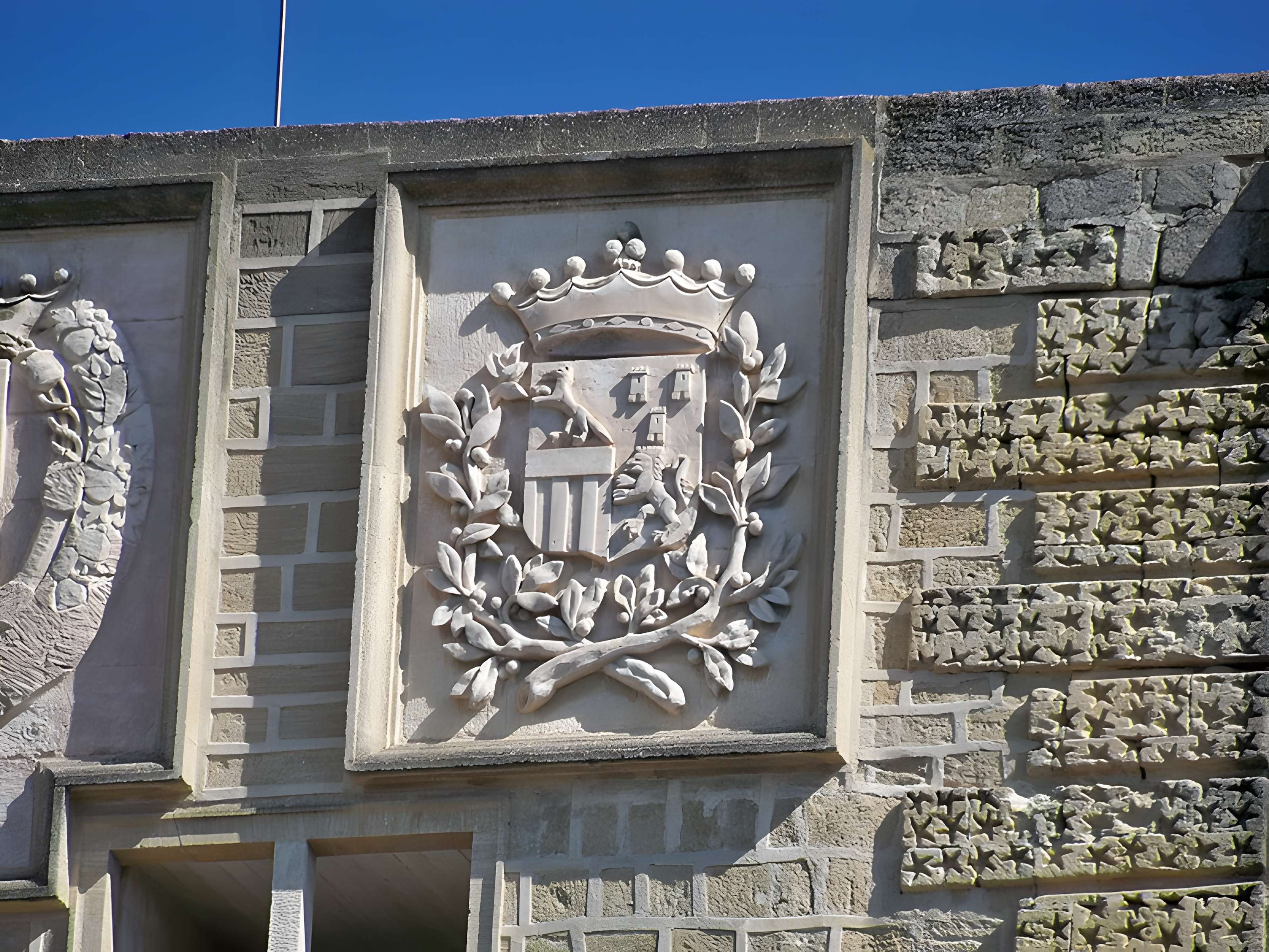 Château de la Tour-d'Aigues
