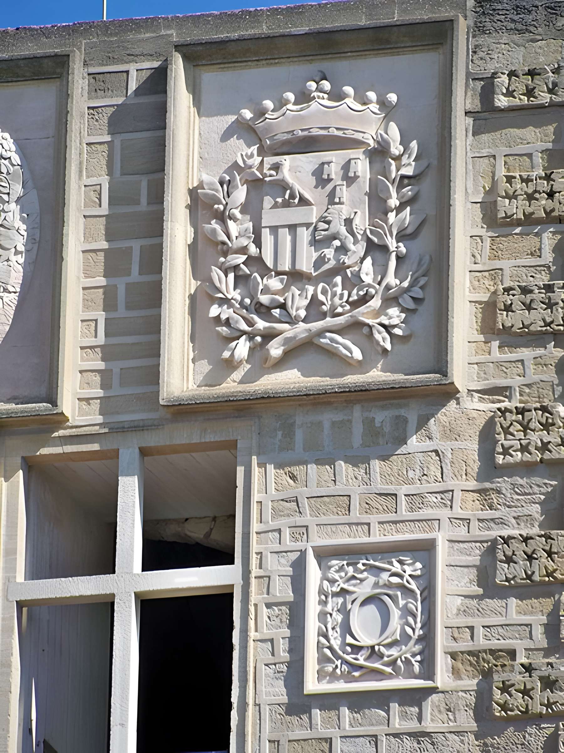 Château de la Tour-d'Aigues