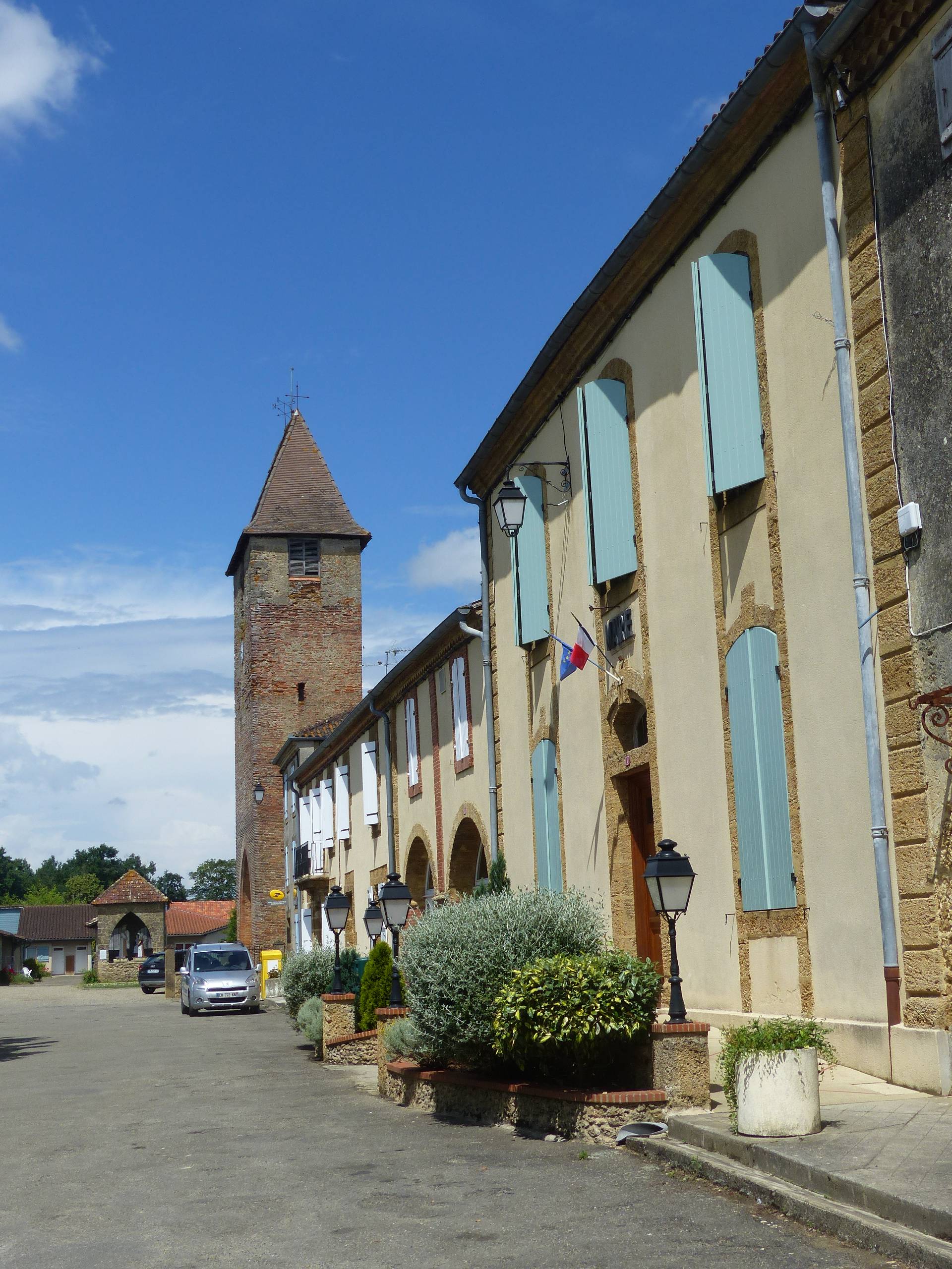 Photo de Saint Peter's Church of Monguilhem