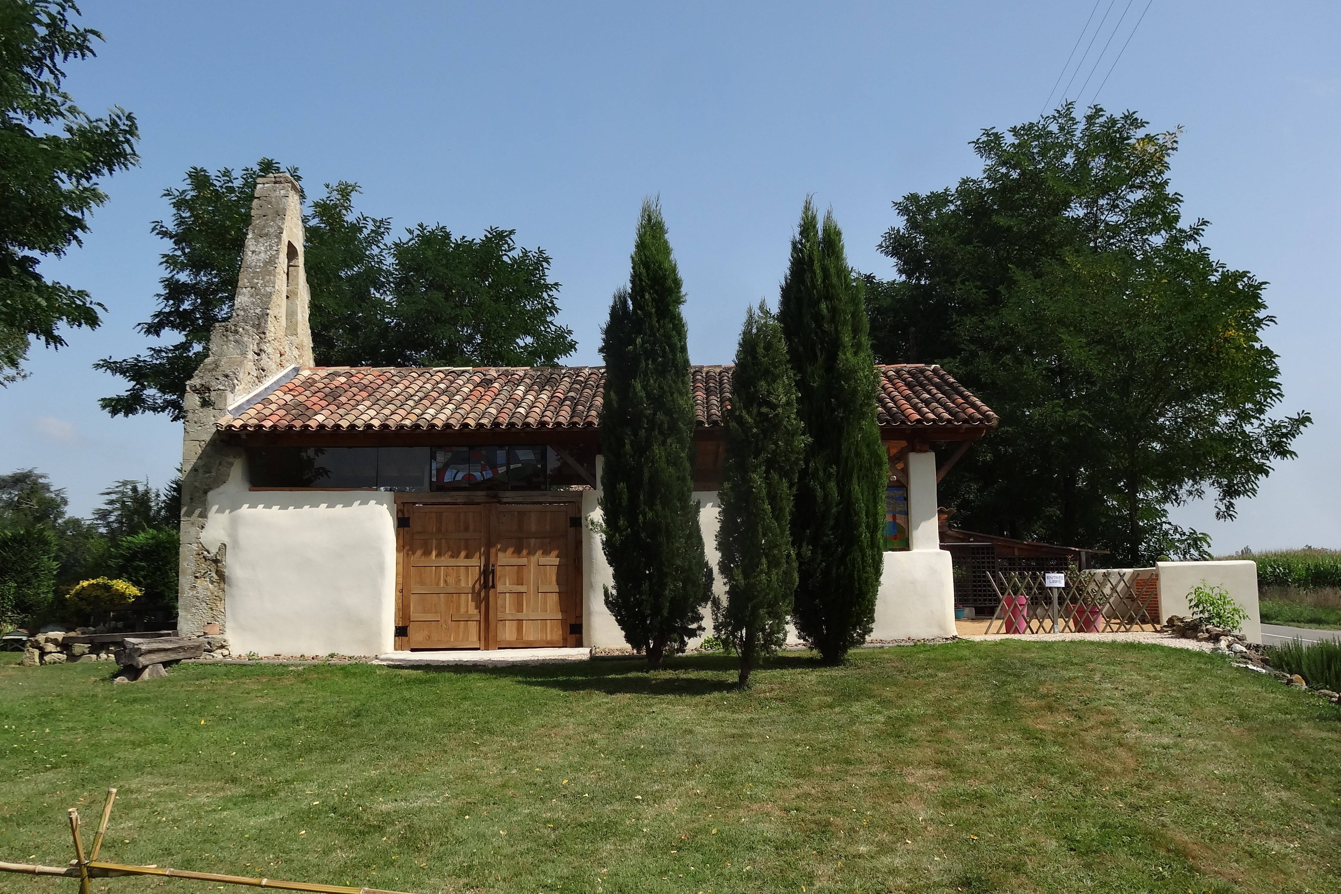 Photo de Kirche der Heiligen