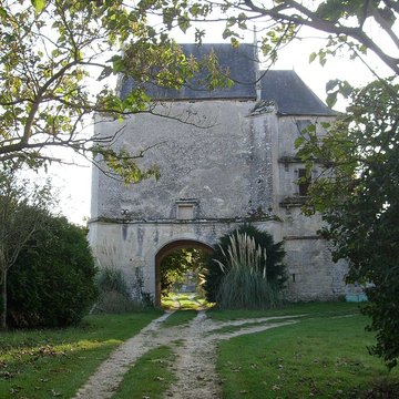 chateau de romefort a saint georges des coteaux