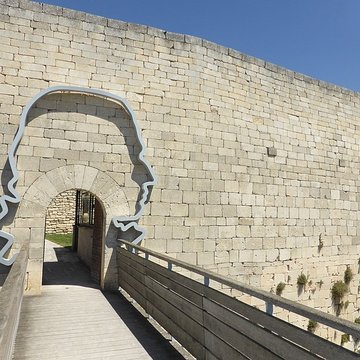 chateau de lacoste