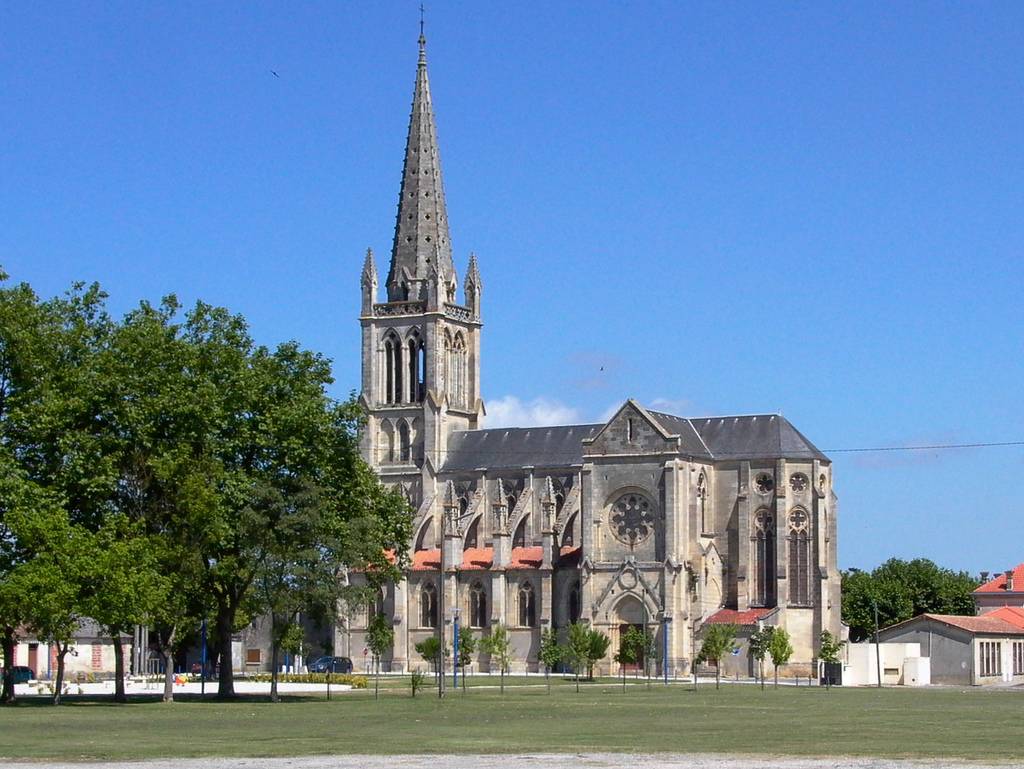 Photo de Saint-Trelody Kerk van Lesparre-Médoc