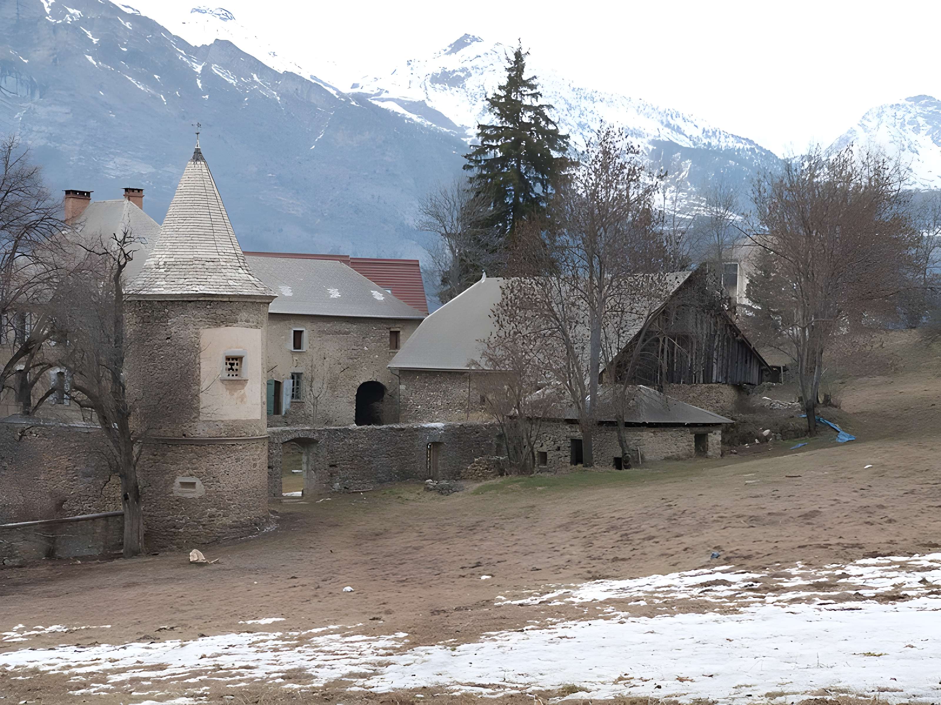 Château de Saint-Léger à Saint-Léger-les-Mélèzes