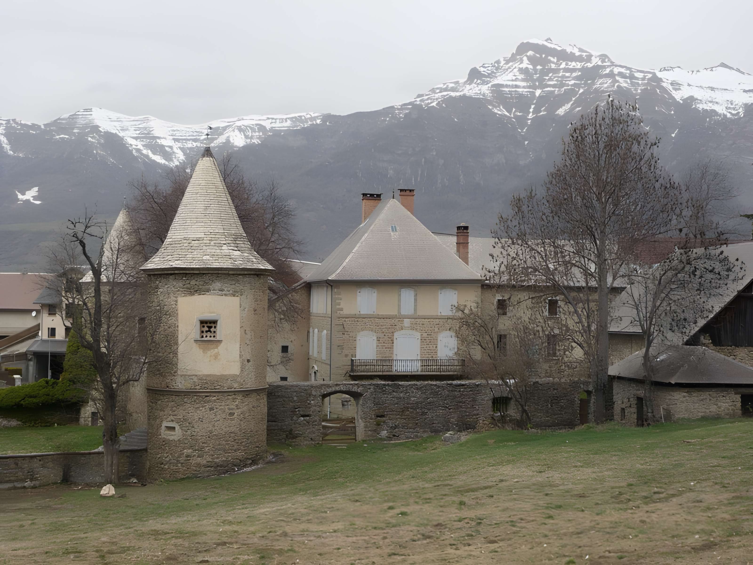 Château de Saint-Léger à Saint-Léger-les-Mélèzes