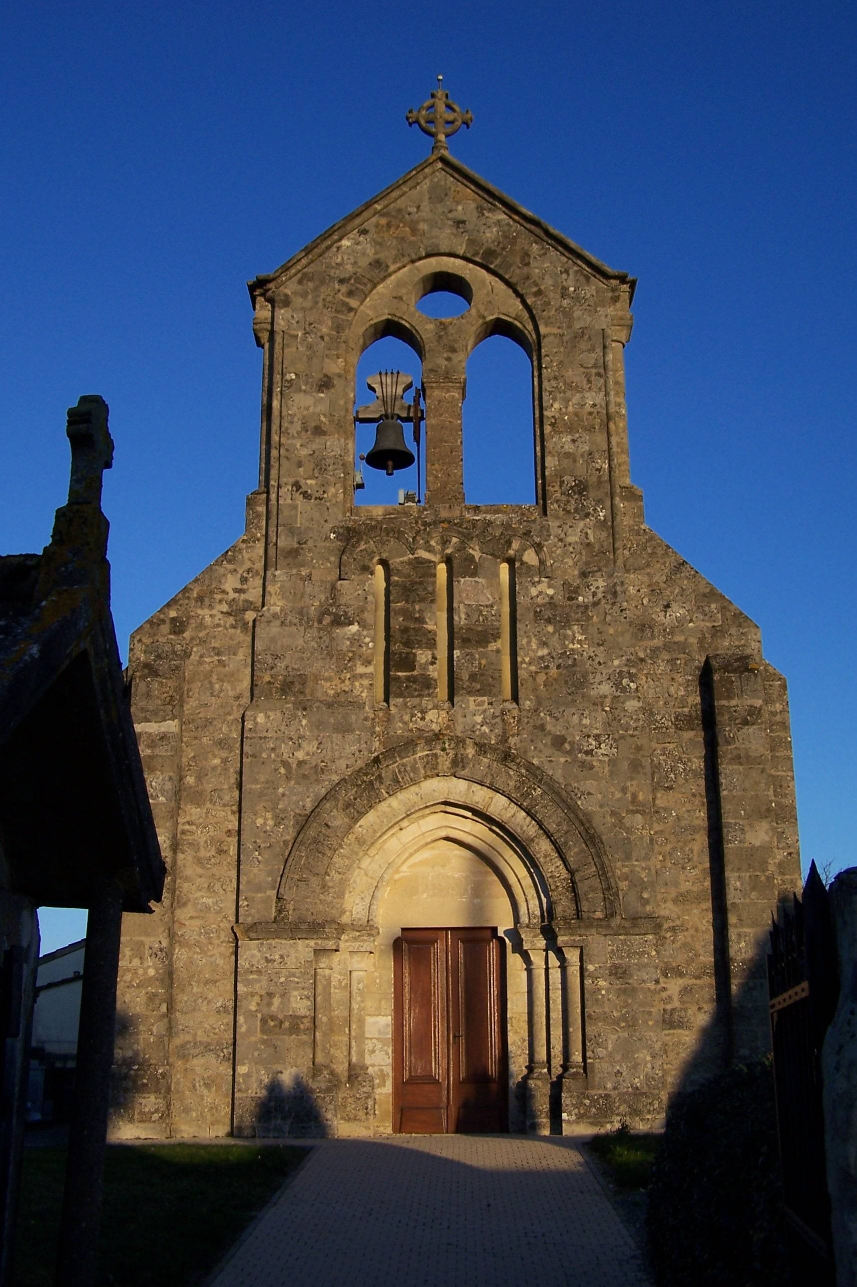 Photo de Kirche Sainte-Foy de Sainte-Foy-la-Longue