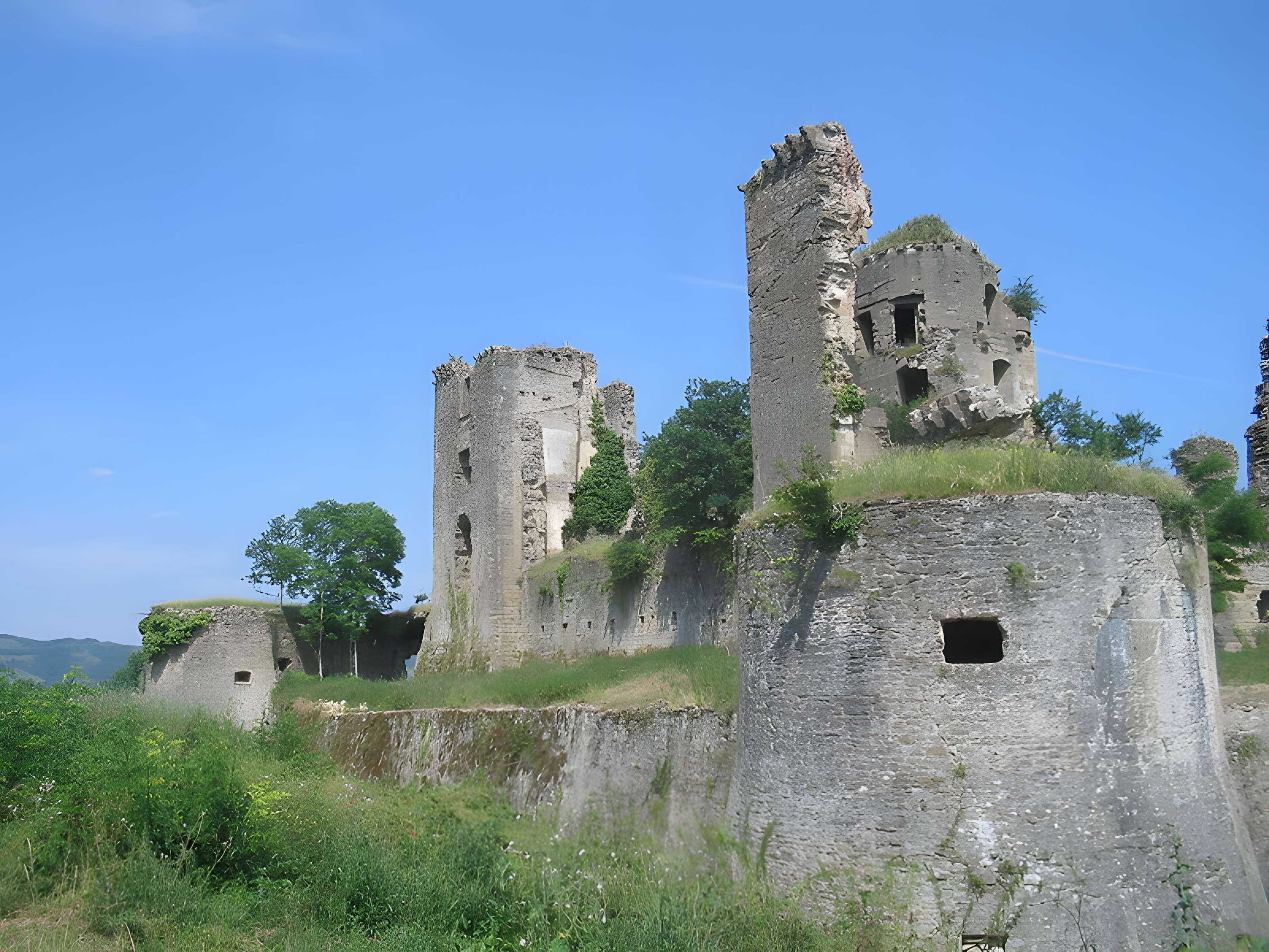 Château de Lagarde dans l'Ariège