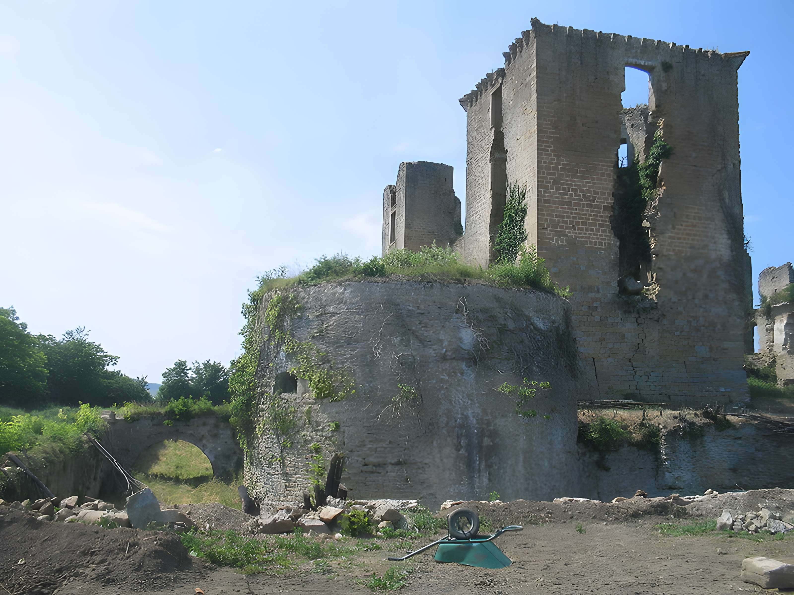 Château de Lagarde dans l'Ariège