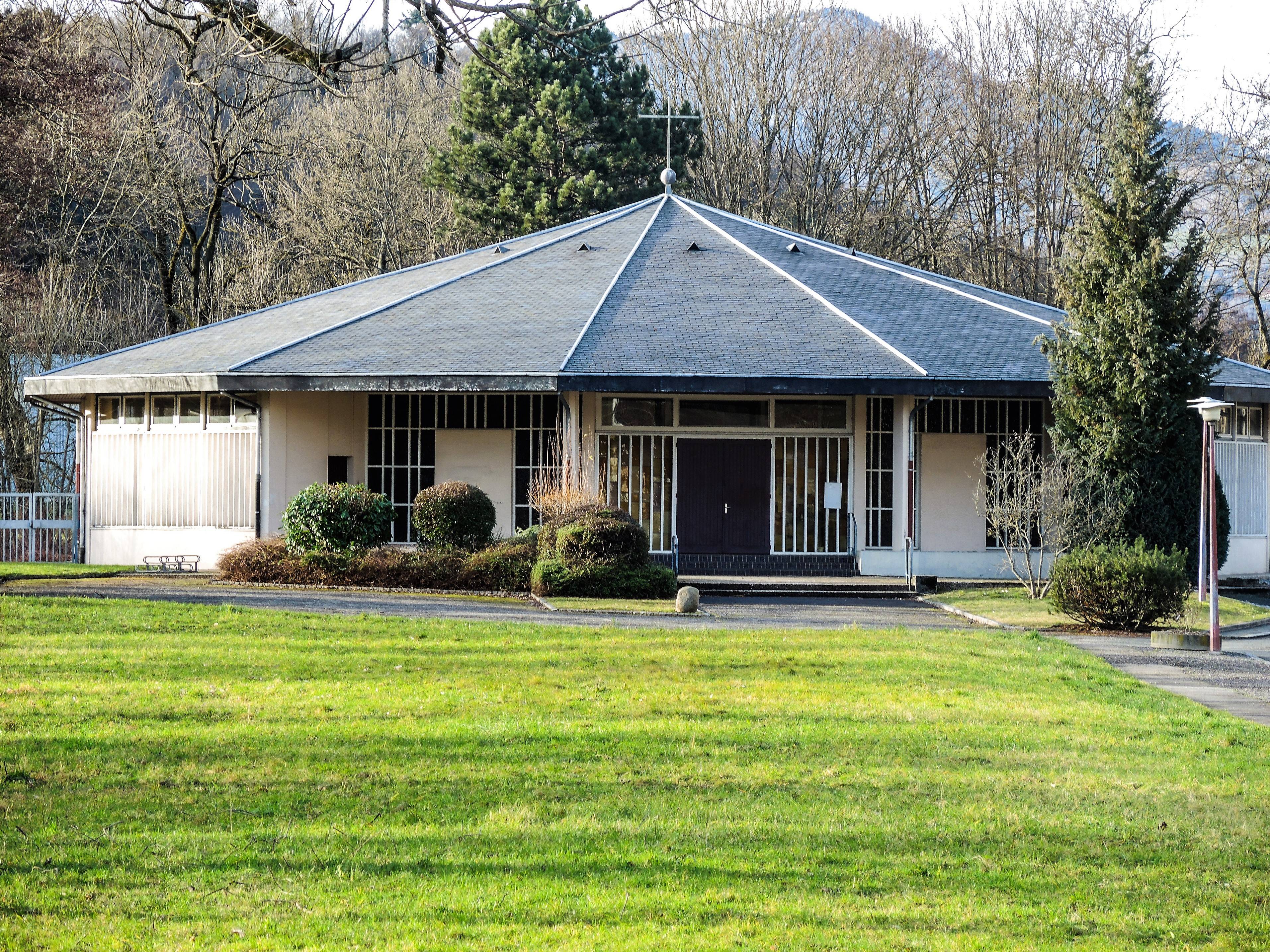 Photo de マルメッハの聖ジョセフ・アーティザン教会