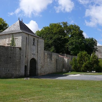 Château de Surgères