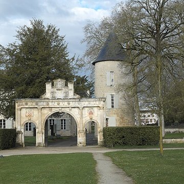 Château de Surgères