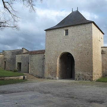 Château de Surgères