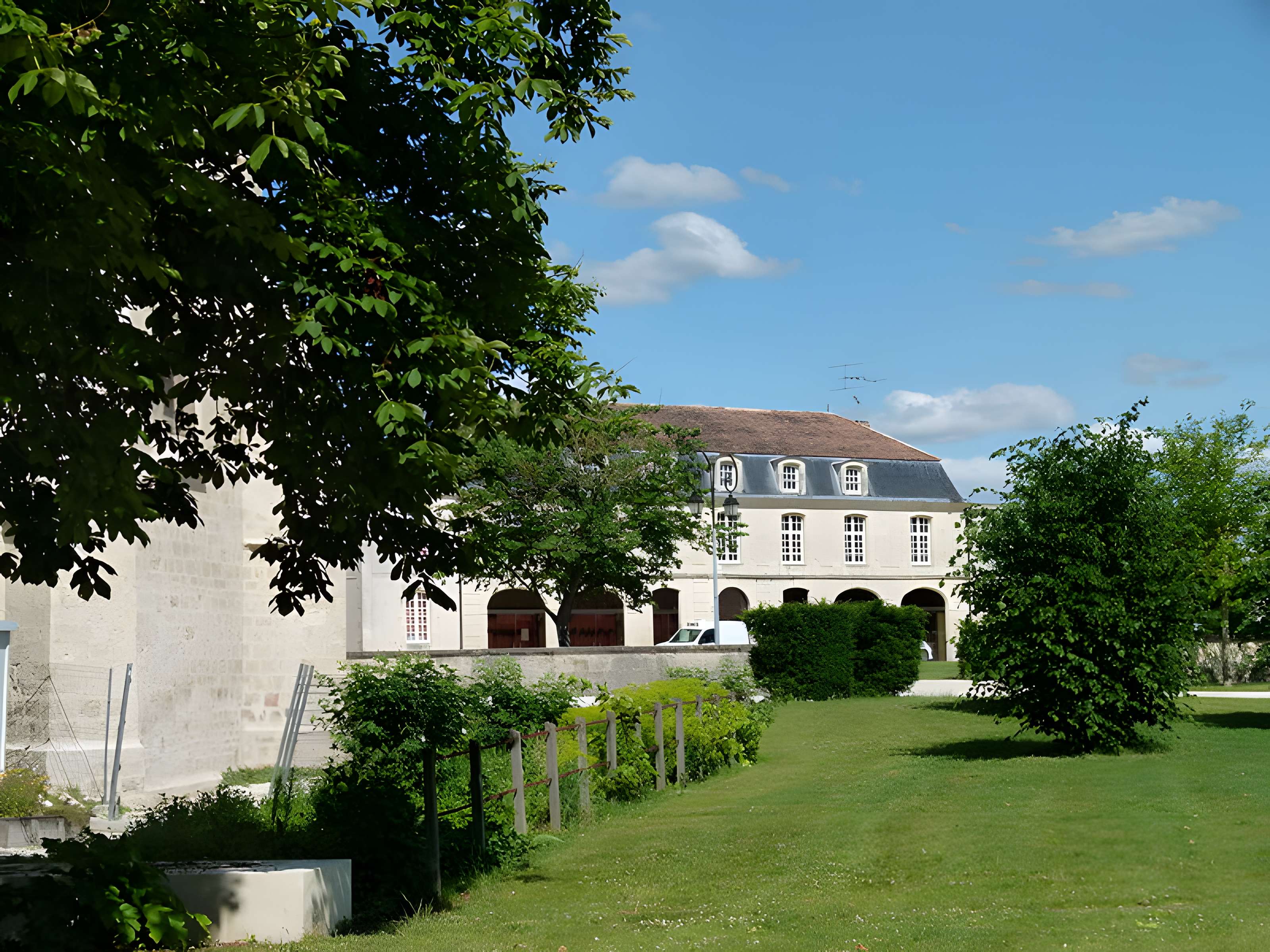 Château de Surgères