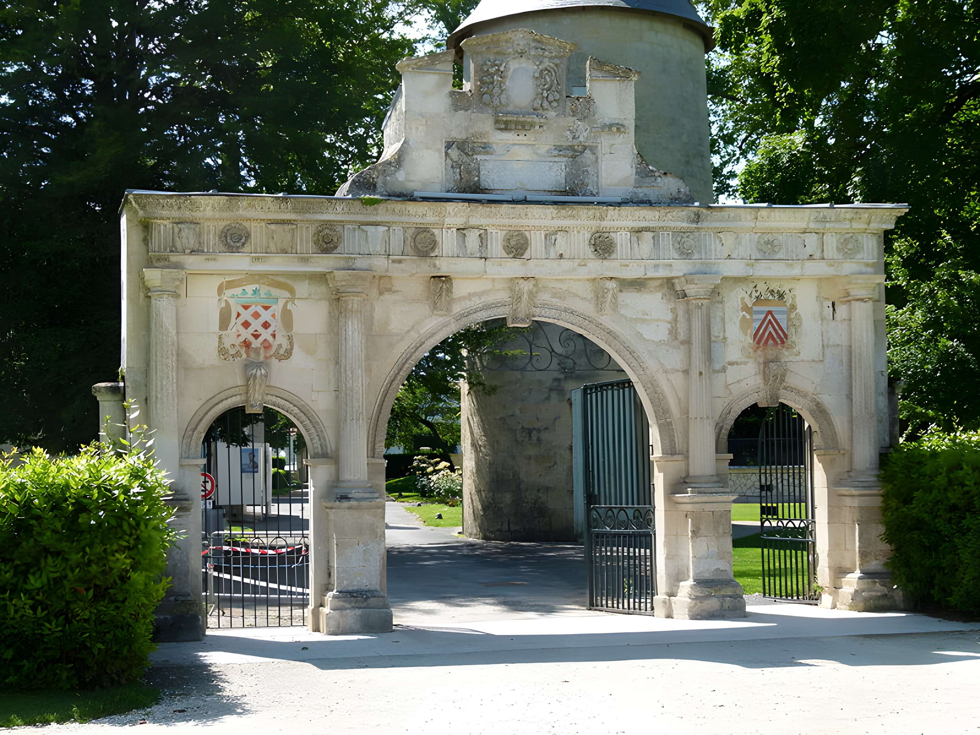 Château de Surgères