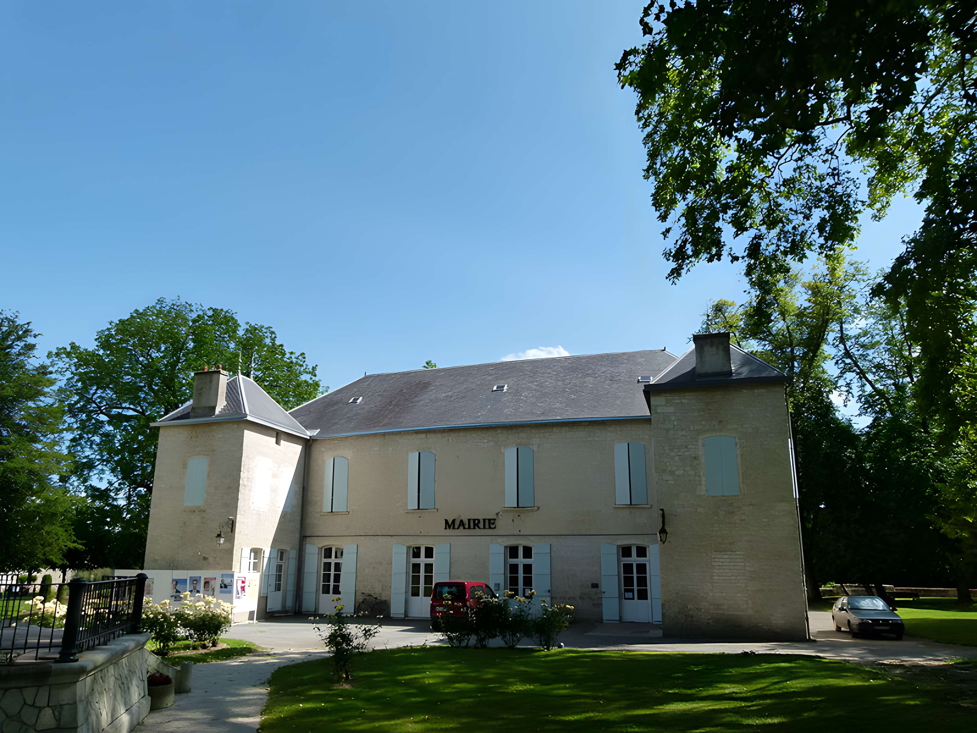 Château de Surgères