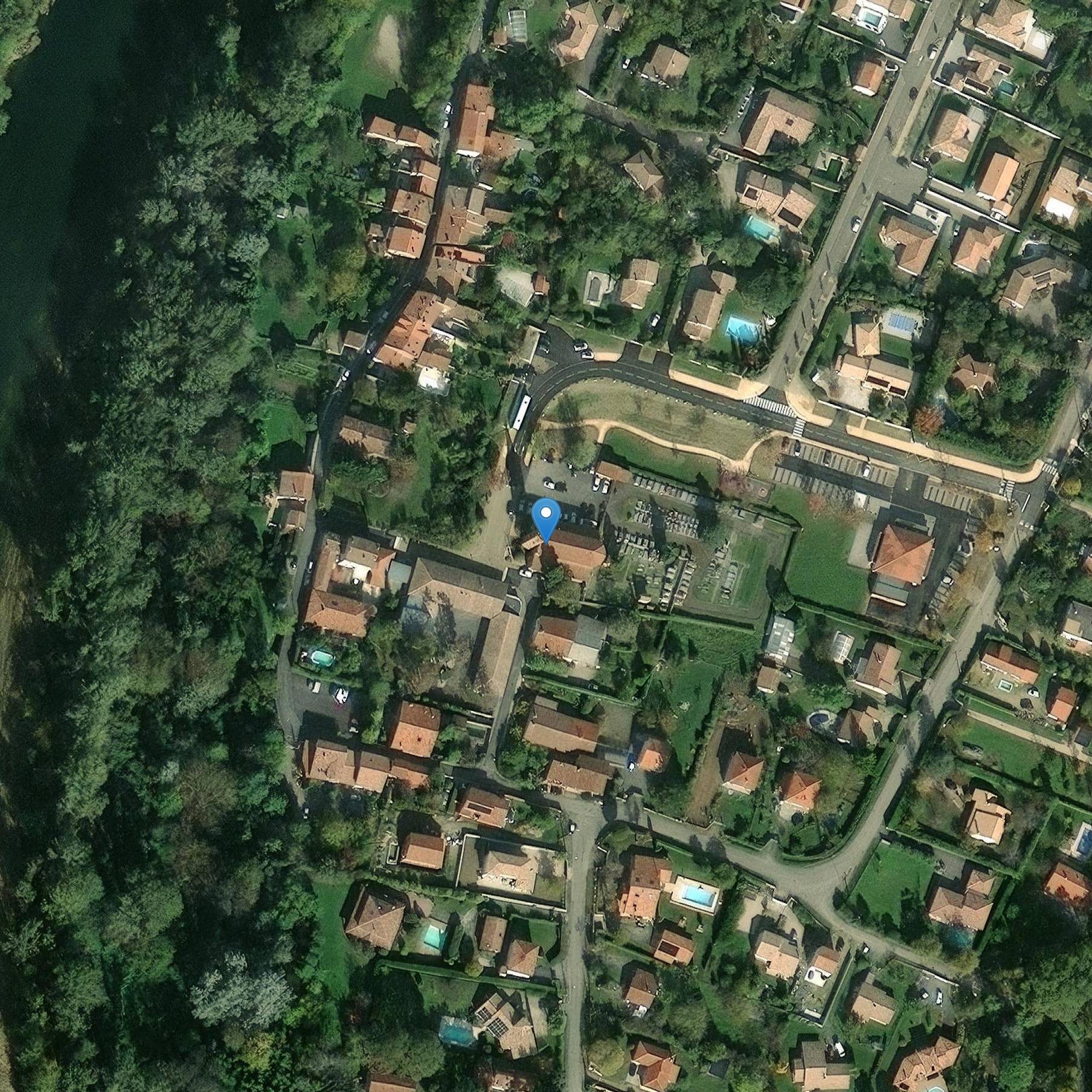 Photo de 埃斯坦滕斯圣卡西安教堂