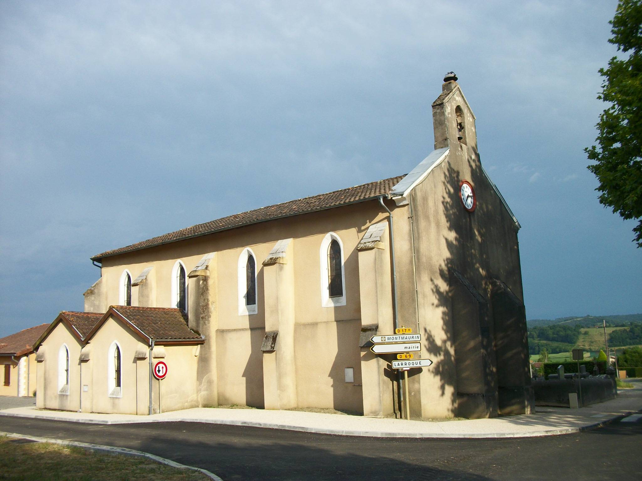 Photo de 圣乔治萨雷卡夫教堂