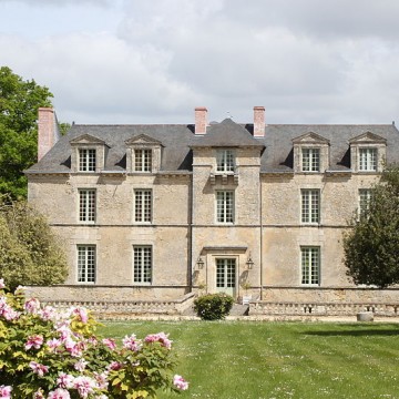 chateau des noyers a martigne briand