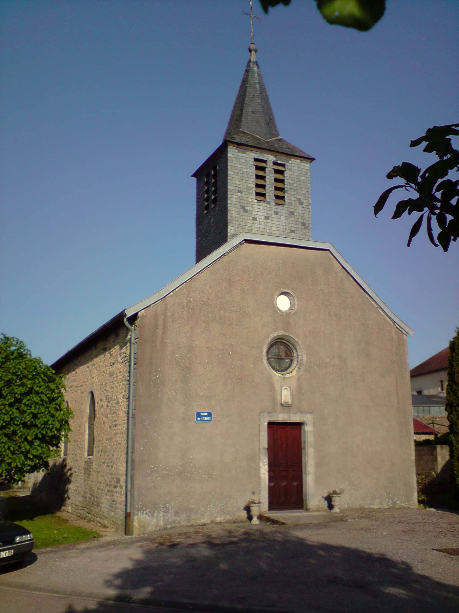 Photo de Saint-Amand d'Ozières Church