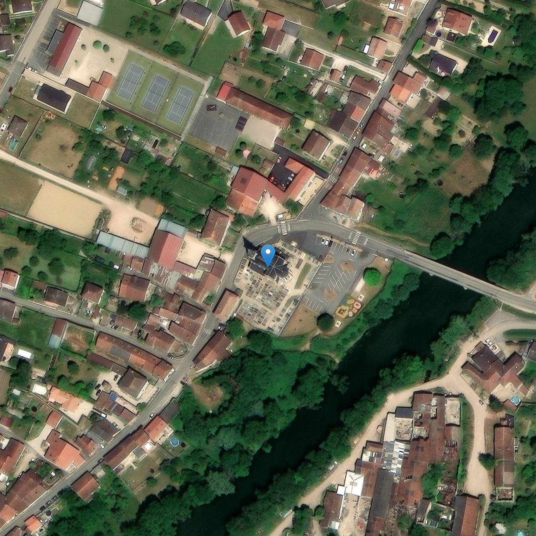 Photo de ロッチ・シュル・マルヌの聖マーティン教会