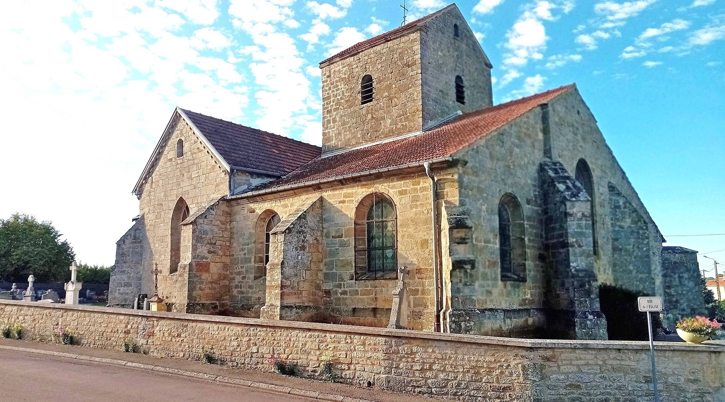 Photo de Iglesia de San Pedro y San Pablo de Ravennefontaines