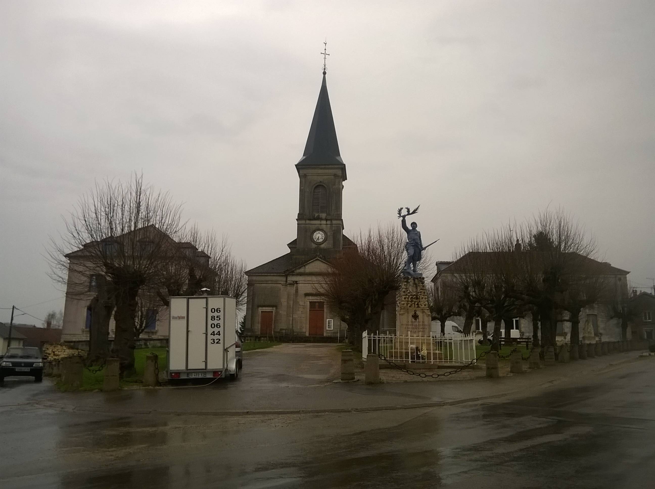 Photo de Église Saint-Léger de Noidans-le-Ferroux